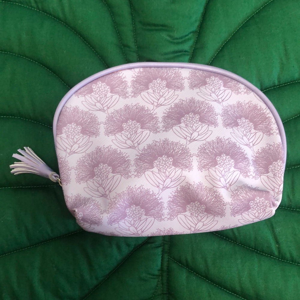 NWOT Kinolau manaola lavender purple ohia lehua zipper pouch.